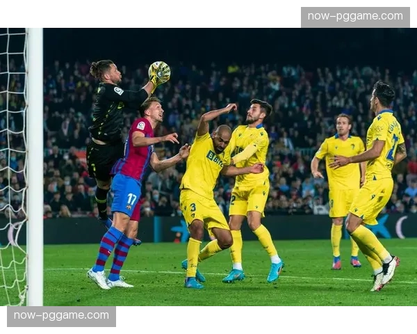 保级区11队分差仅4分 西甲中下游陷生存混战模式 保级区11队分差仅4分 西甲中下游陷生存混战模式