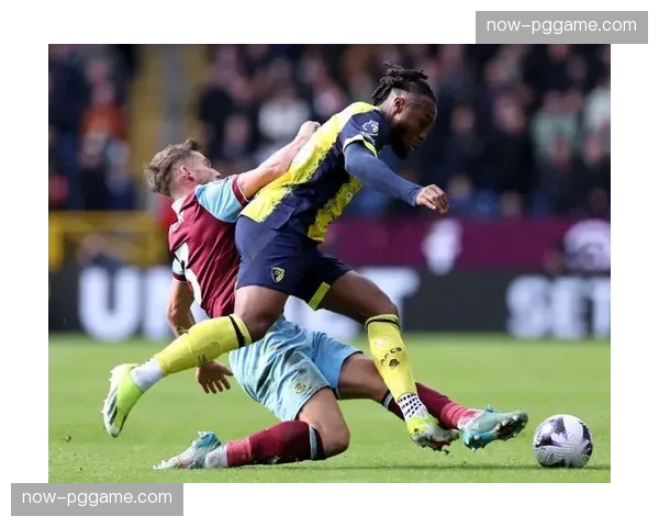 伯恩茅斯升至第七，克鲁皮单刀破门助球队战平利兹联